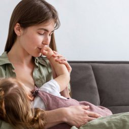 چگونه از درد نوک سینه در مادران شیر ده جلوگیری کنیم(بخش دوم)