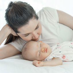 رهنمود های خواب ایمن برای نوزادان و جلو گیری از سندروم مرگ ناگهانی نوزاد